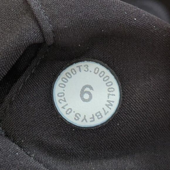 Lululemon Spring Break Away MR Short 3" Women's Black Shorts W7BFYS Size 6 - Picture 9 of 9